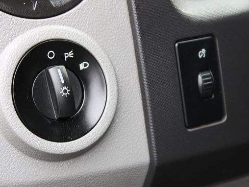 Used 2014 Ford E-350 and Econoline 350 Super Duty w/ Power Windows & Locks Group image 20