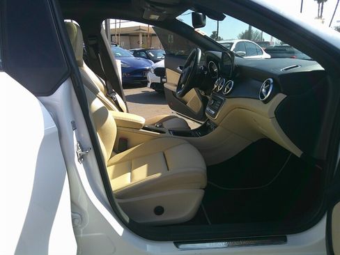 Used 2018 Mercedes-Benz CLA 250 image 19