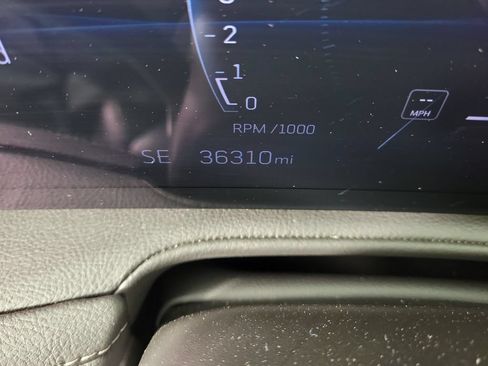 Used 2025 Cadillac XT4 Premium Luxury FWD image 25