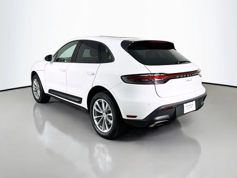 Used 2025 Porsche Macan image 3