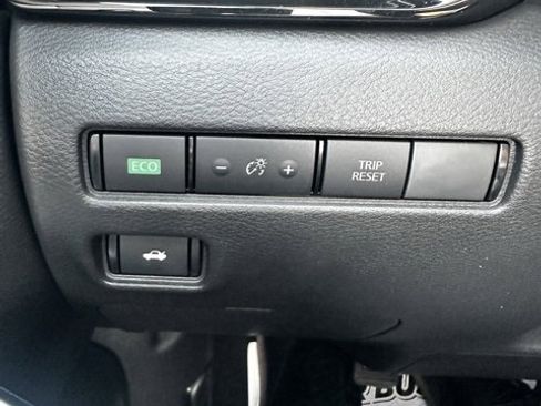 New 2025 Nissan Sentra SR w/ Midnight Edition image 18