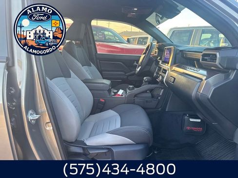 Used 2025 Toyota Tacoma TRD Off-Road image 18