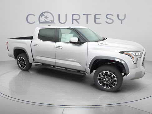 New 2025 Toyota Tundra Limited AWD/4WD image 19