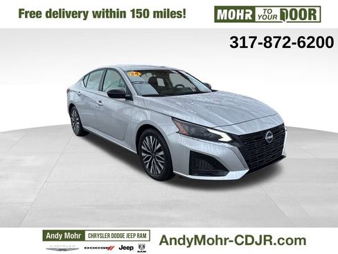 Used 2024 Nissan Altima 2.5 SV image 1