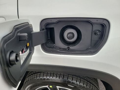 New 2026 Jeep Cherokee Limited image 37