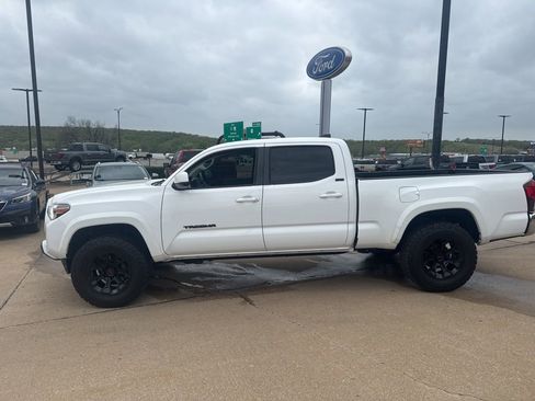 Used 2020 Toyota Tacoma SR5 image 6