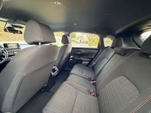 Used 2023 Honda HR-V Sport image 10