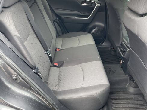 Used 2020 Toyota RAV4 XLE AWD/4WD image 7