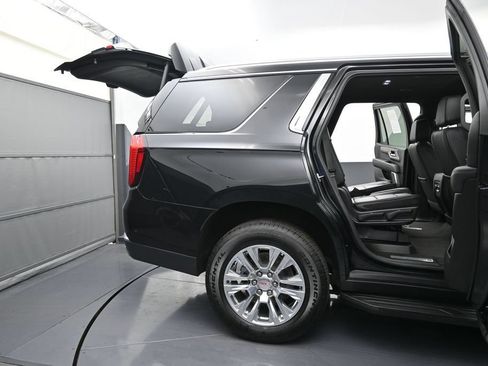 Used 2025 GMC Yukon Denali AWD/4WD image 10