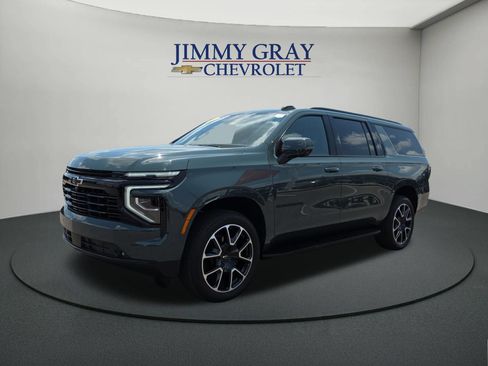 Used 2026 Chevrolet Suburban RST w/ Comfort Package RWD image 1