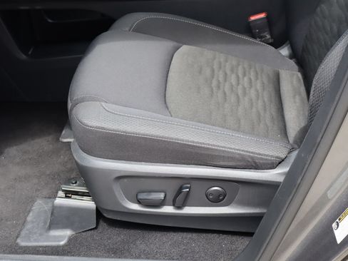 Used 2025 Nissan Pathfinder SV FWD image 15