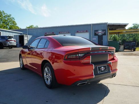 Used 2022 Dodge Charger SXT w/ Leather Interior Group RWD image 4