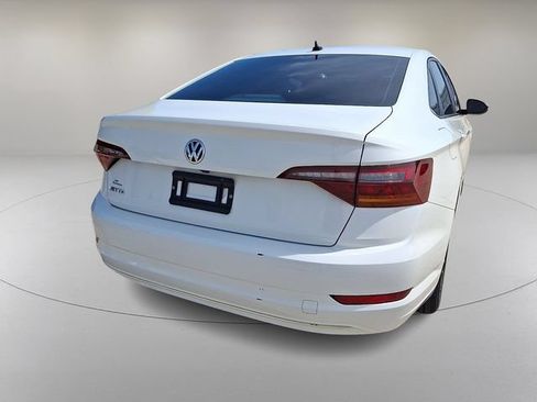 Used 2019 Volkswagen Jetta SE w/ Cold Weather Package FWD image 10