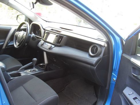 Used 2017 Toyota RAV4 XLE w/ Convenience Package AWD/4WD image 17