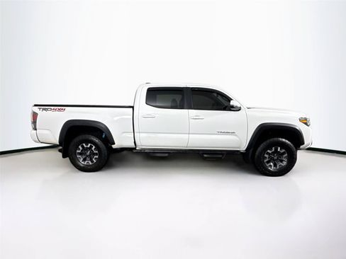 Used 2022 Toyota Tacoma TRD Off-Road w/ TRD Premium Off Road Package AWD/4WD image 11
