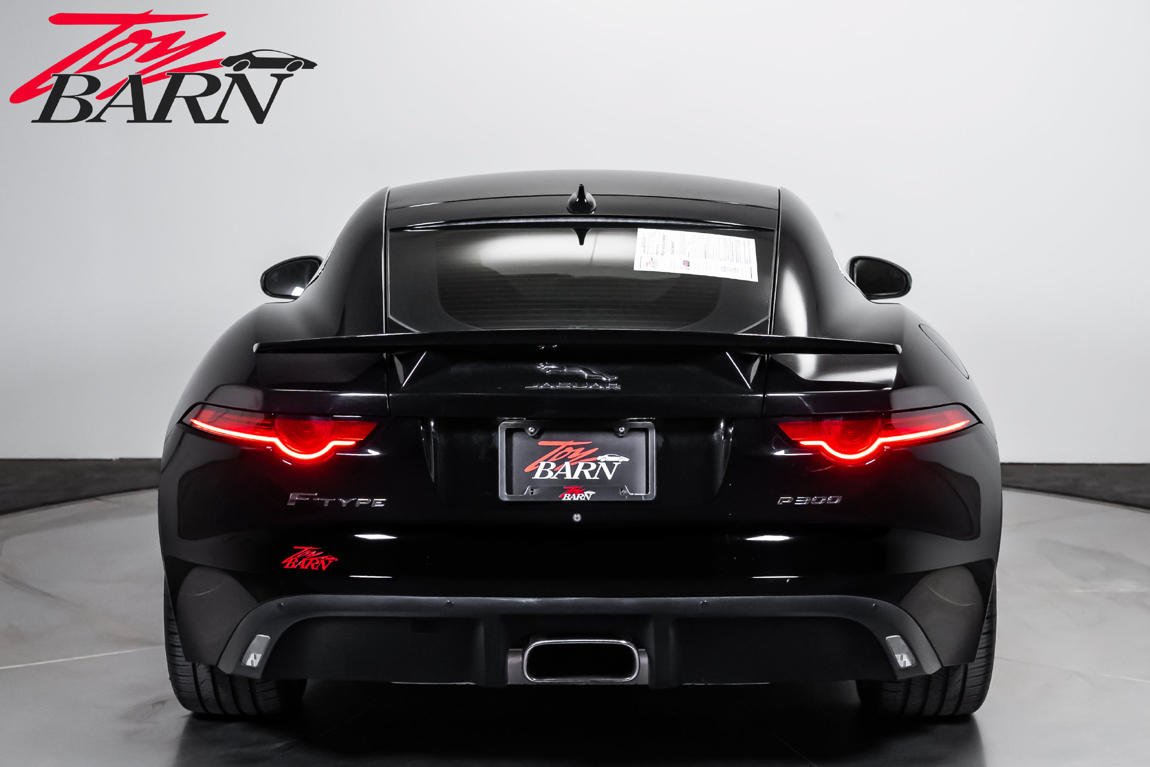 Used 2019 Jaguar F-TYPE Coupe RWD image 4