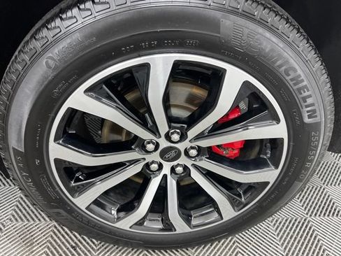 Used 2025 Ford Explorer ST-Line w/ Premium Package AWD/4WD image 11