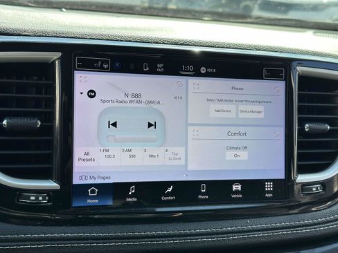 Used 2022 Chrysler Pacifica Touring-L AWD/4WD image 31