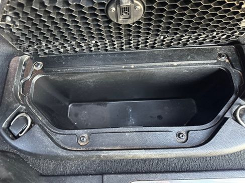 Used 2019 RAM 1500 Laramie AWD/4WD image 17