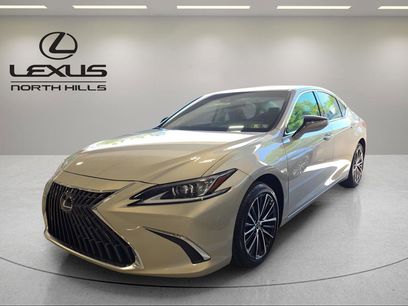 New 2025 Lexus ES 350 w/ Premium Package