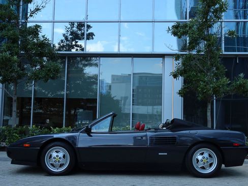 Used 1989 Ferrari Mondial T Cabriolet RWD image 79