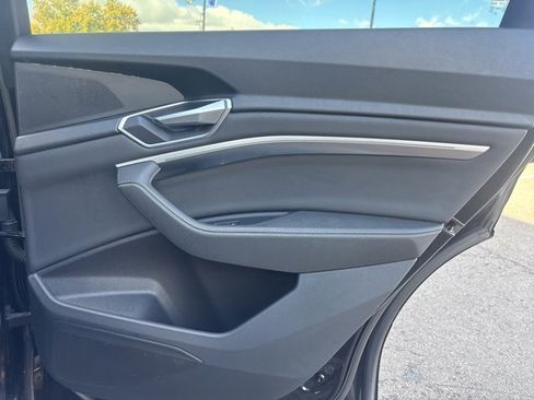 Used 2021 Audi e-tron Premium w/ Convenience Plus Package image 14