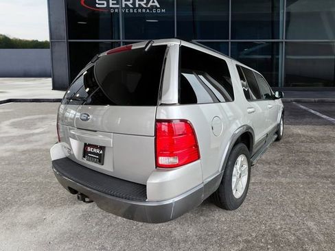 Used 2003 Ford Explorer XLT image 4