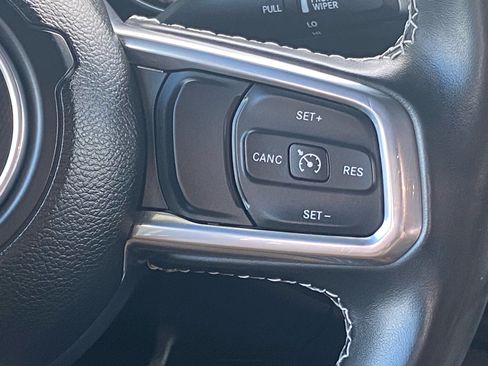 Used 2023 Jeep Wrangler Unlimited Rubicon 4xe w/ Cold Weather Group AWD/4WD image 10