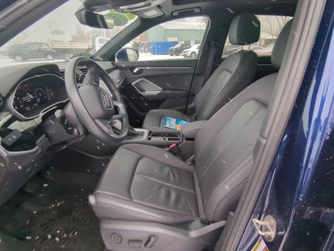 Used 2024 Audi Q3 2.0T Premium Plus w/ Premium Plus Package image 3