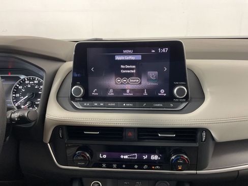 Used 2023 Nissan Rogue SV image 13