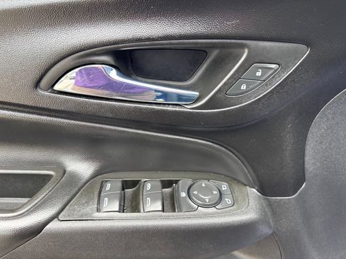 Used 2022 Chevrolet Equinox LT AWD/4WD image 21