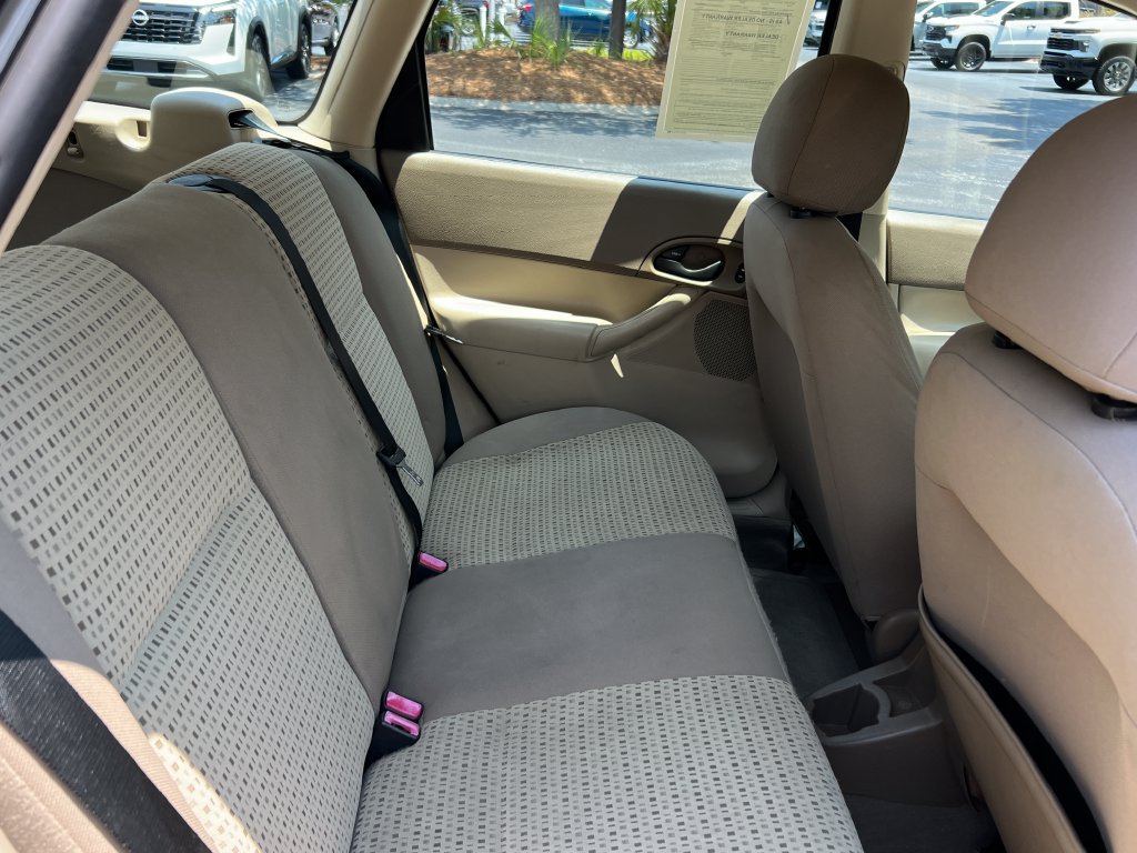 Used 2006 Ford Focus ZXW Wagon FWD image 15