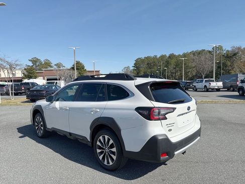 Used 2023 Subaru Outback Limited image 4