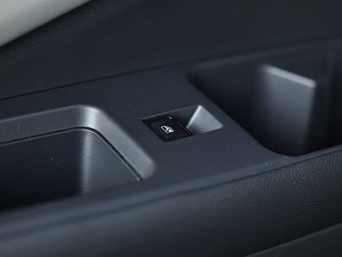 Used 2023 Nissan Pathfinder SL w/ Black Appearance Package AWD/4WD image 27