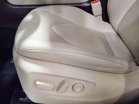 Used 2021 Toyota Highlander Limited image 45