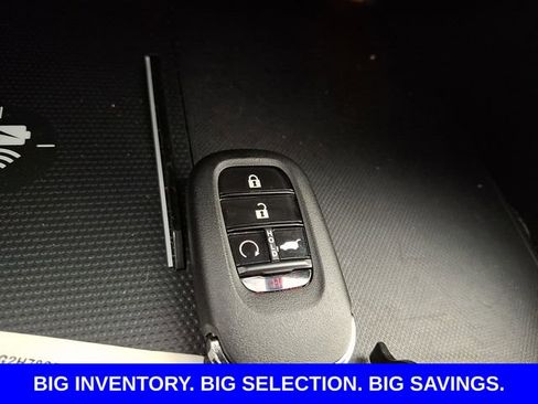 Used 2025 Honda Pilot Touring image 19