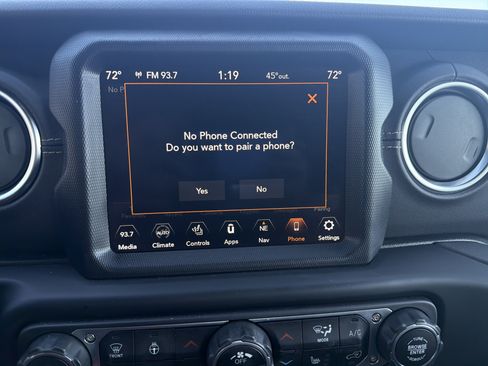 Used 2023 Jeep Wrangler Sahara w/ Cold Weather Group image 27