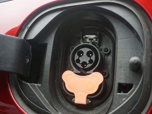 Used 2020 Chevrolet Bolt LT image 33