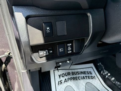 Used 2020 Toyota Tacoma TRD Sport AWD/4WD image 29