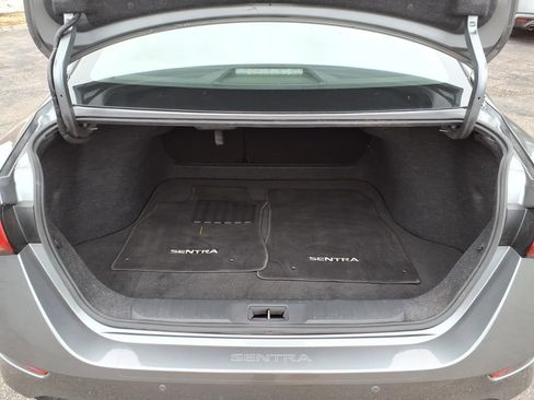 Used 2020 Nissan Sentra SV w/ Lighting Package image 7