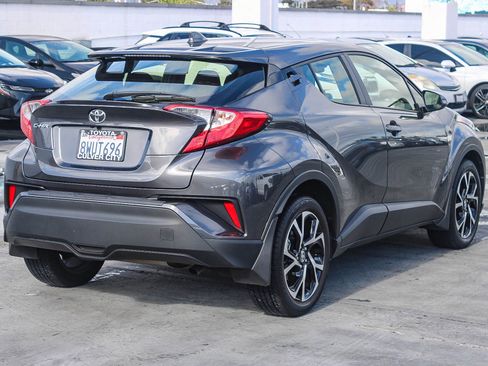 Used 2021 Toyota C-HR XLE image 9