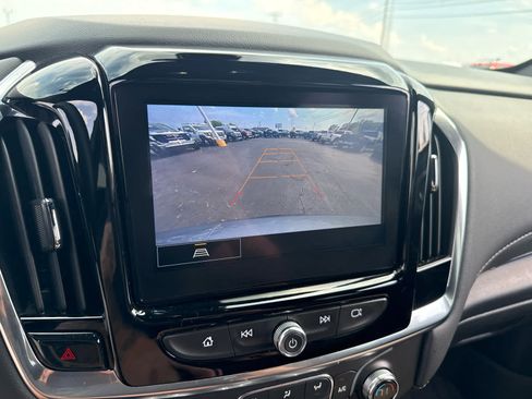 Certified 2023 Chevrolet Traverse LT FWD image 21