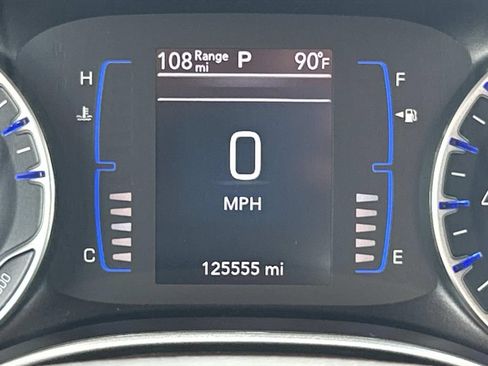 Used 2020 Chrysler Voyager Lxi FWD image 39