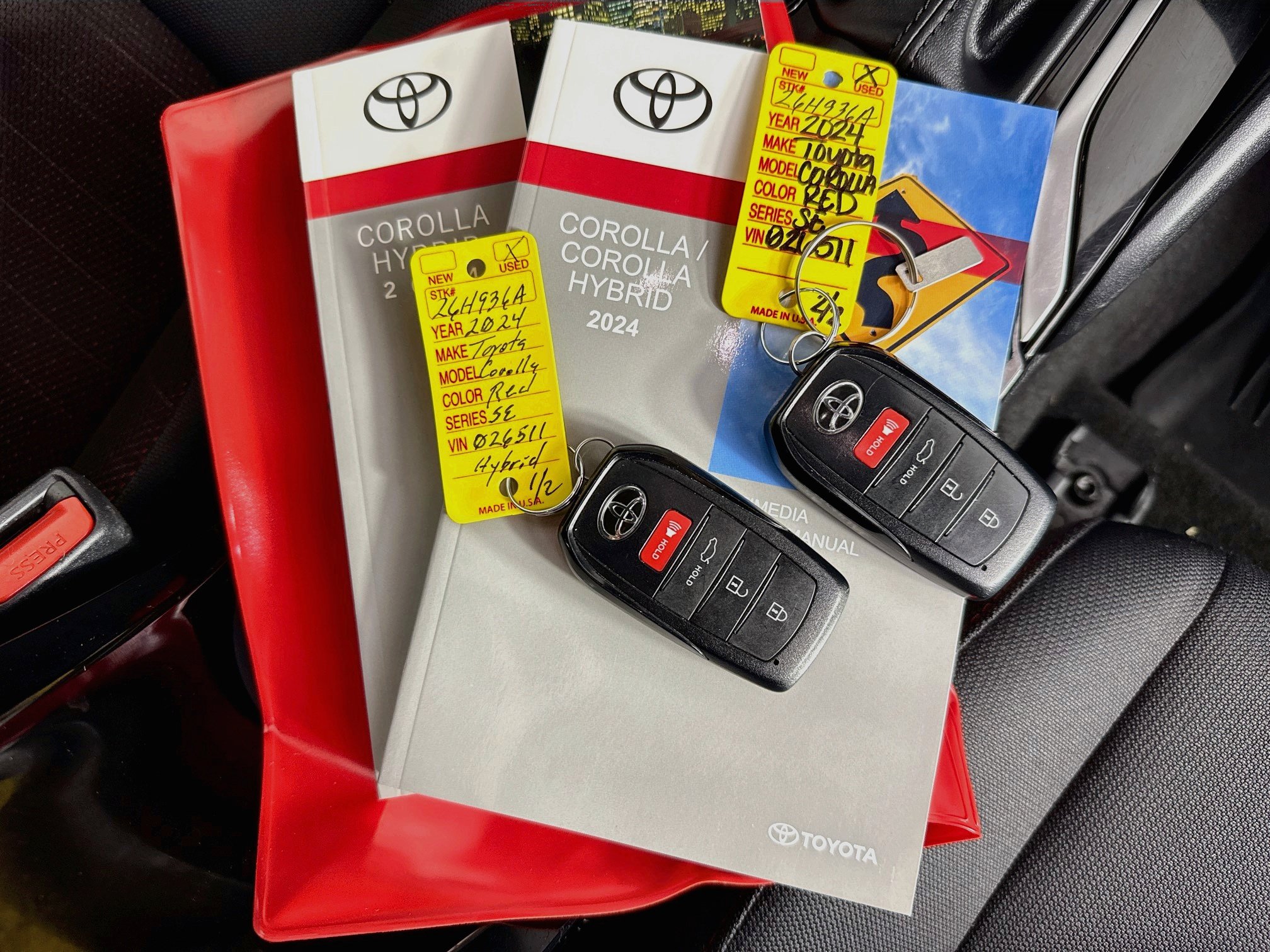 Certified 2024 Toyota Corolla SE FWD image 34