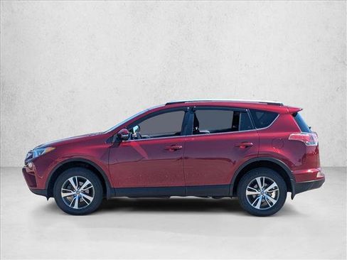 Used 2018 Toyota RAV4 XLE FWD image 8