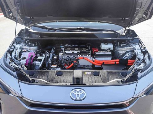 Certified 2023 Toyota bZ4X FWD image 33