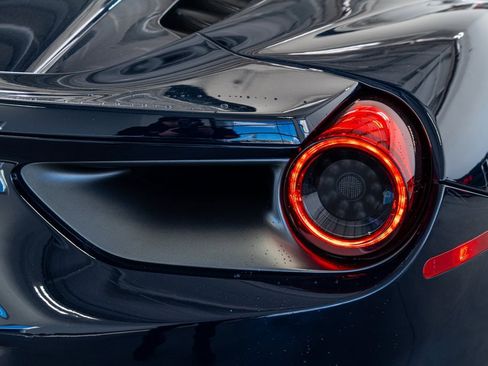 Used 2017 Ferrari 488 Spider image 31