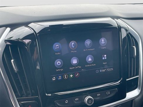 Used 2020 Chevrolet Traverse LT image 14