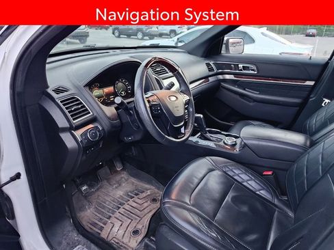 Used 2018 Ford Explorer Platinum image 7