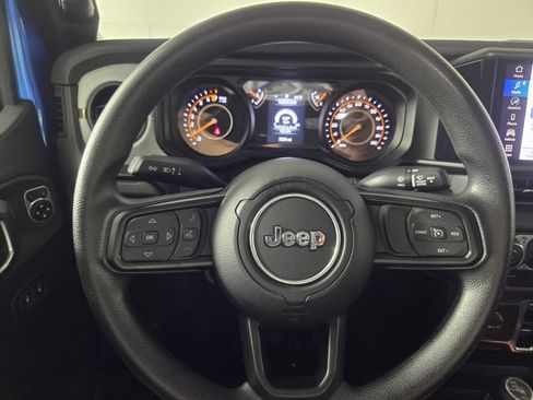 Used 2025 Jeep Gladiator Sport AWD/4WD image 15